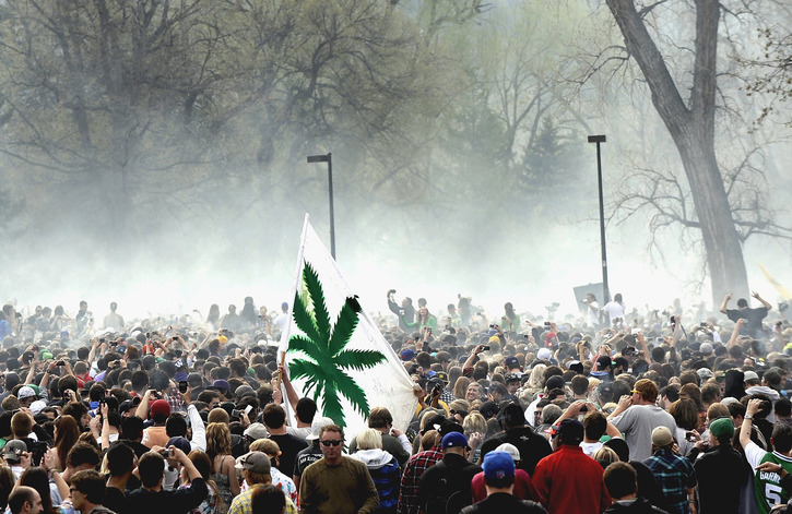 mass-exhale-of-marijuana-smoke-on-the-university-of-colorado-at-boulder-campus.jpg